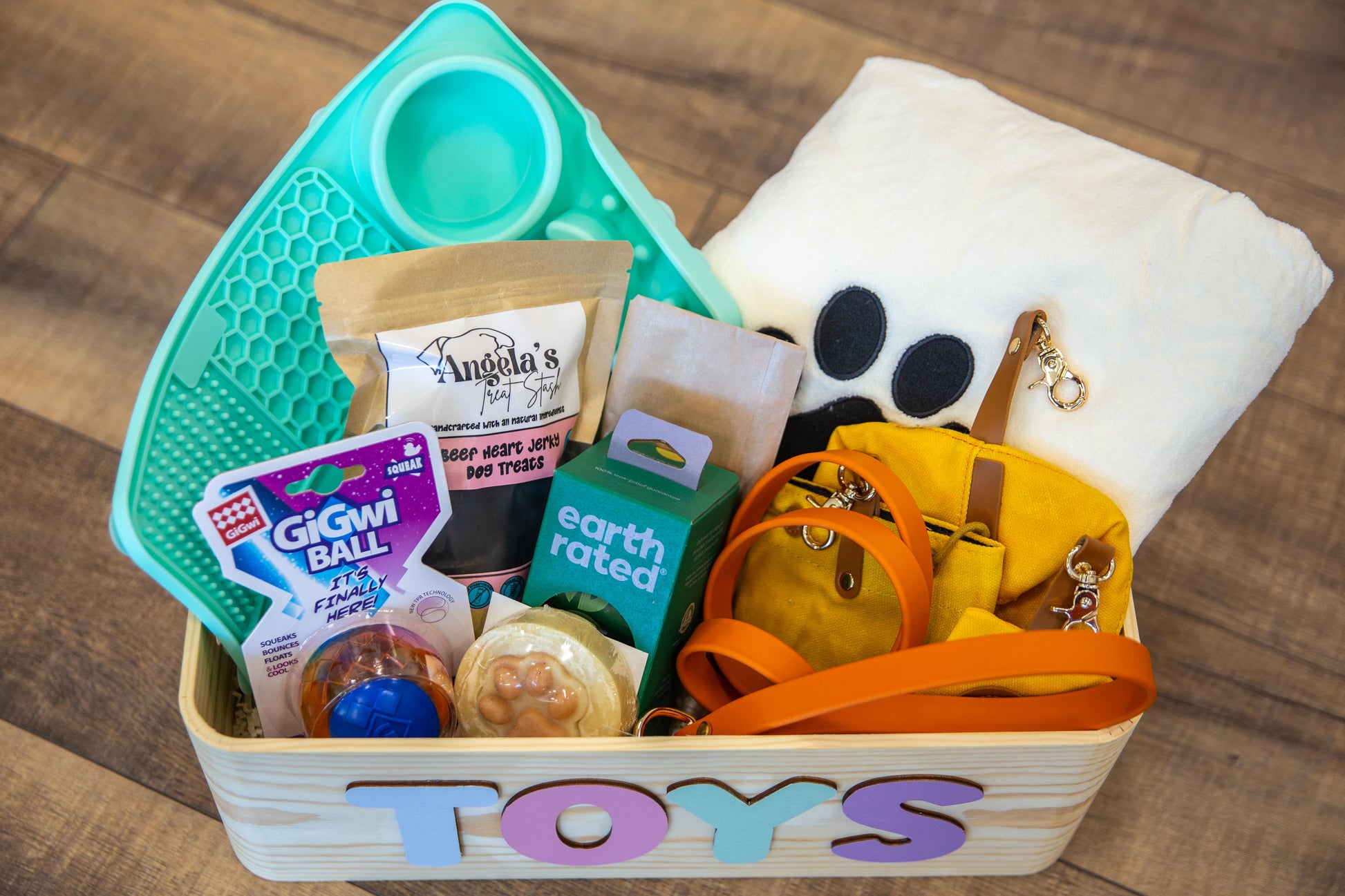 New puppy organic hot sale dog gift basket