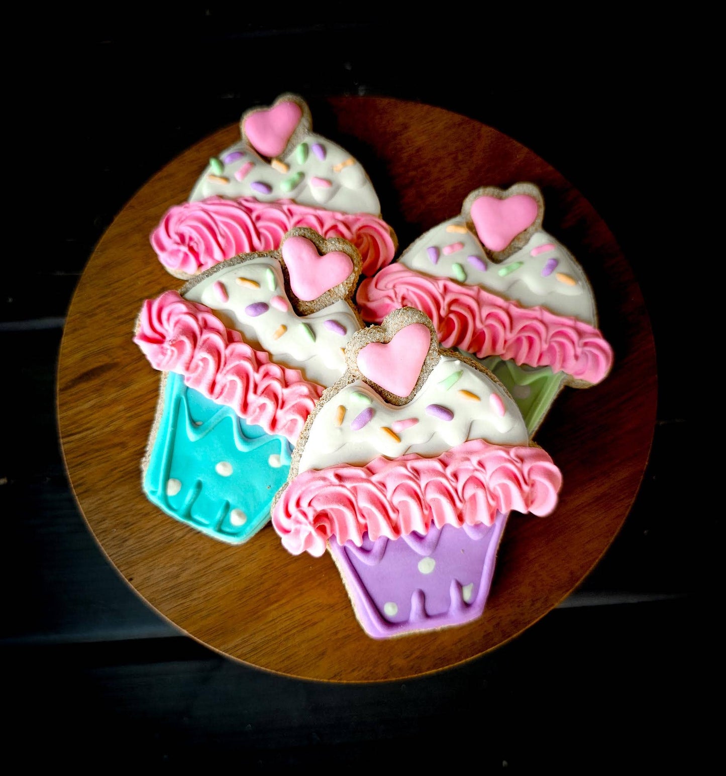 Butters Barkery & Pawtisserie - Cupcake Dog Treat: Pastel