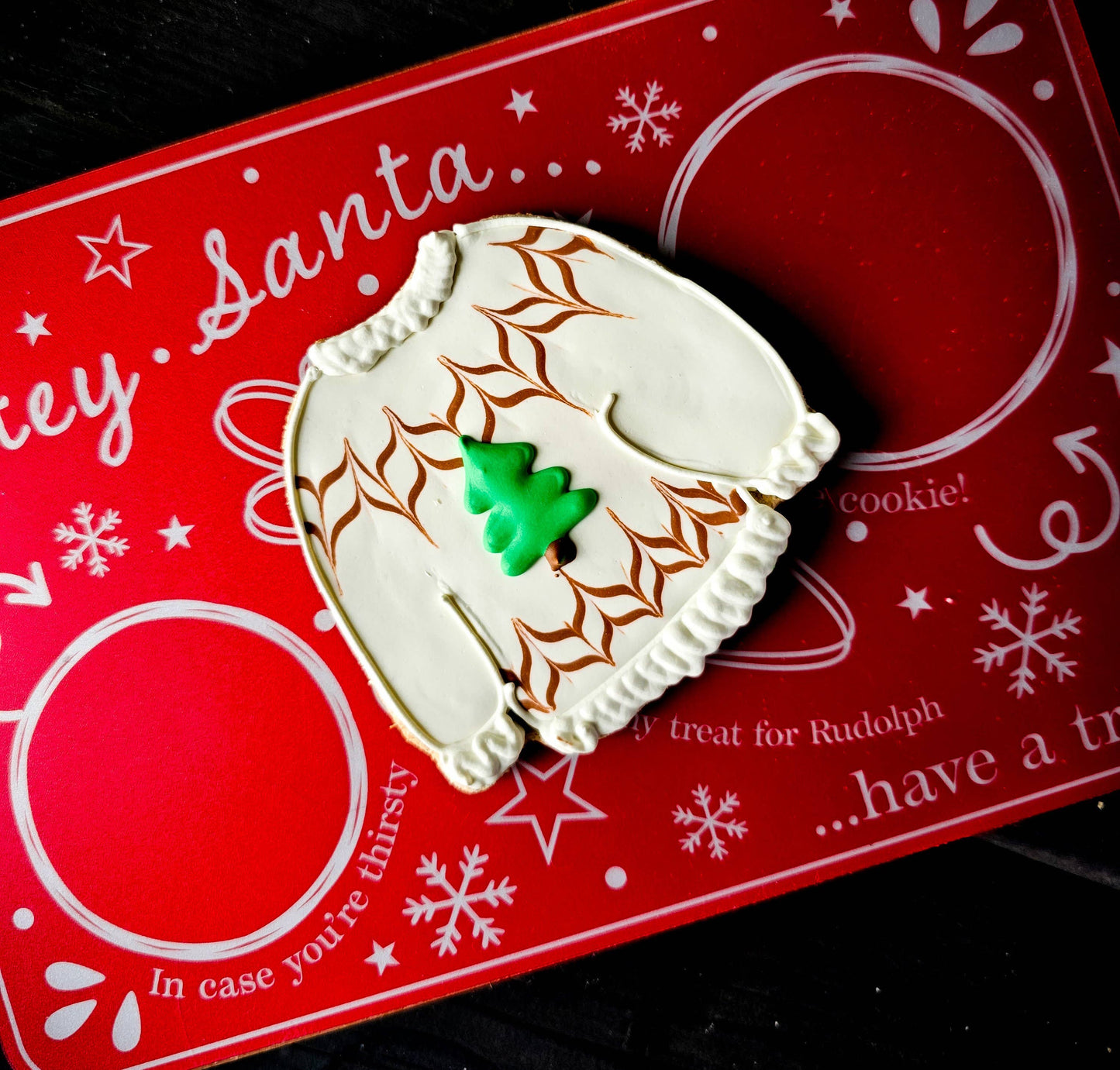 Butters Barkery & Pawtisserie - Christmas Sweater with Xmas Tree Dog Treat